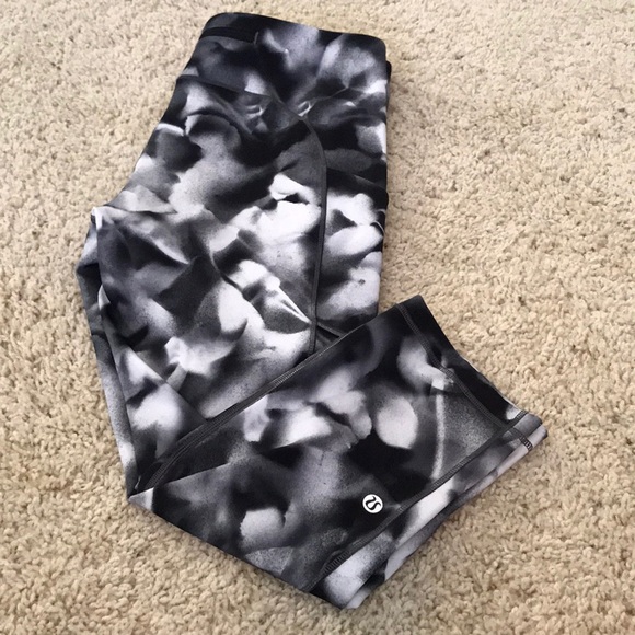 Lululemon Capris - Picture 1 of 5